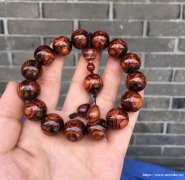 海南黄花梨手串盘玩小窍门